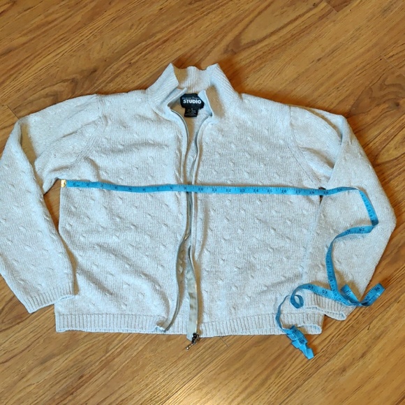 EUC Cropped zip-up cardigan - Picture 2 of 6